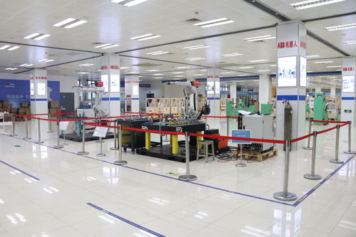 中國五交化互聯網商會與江蘇省工商聯五金機電商會會長周才炳訪問機器人科創城，深化五金交電產業合作